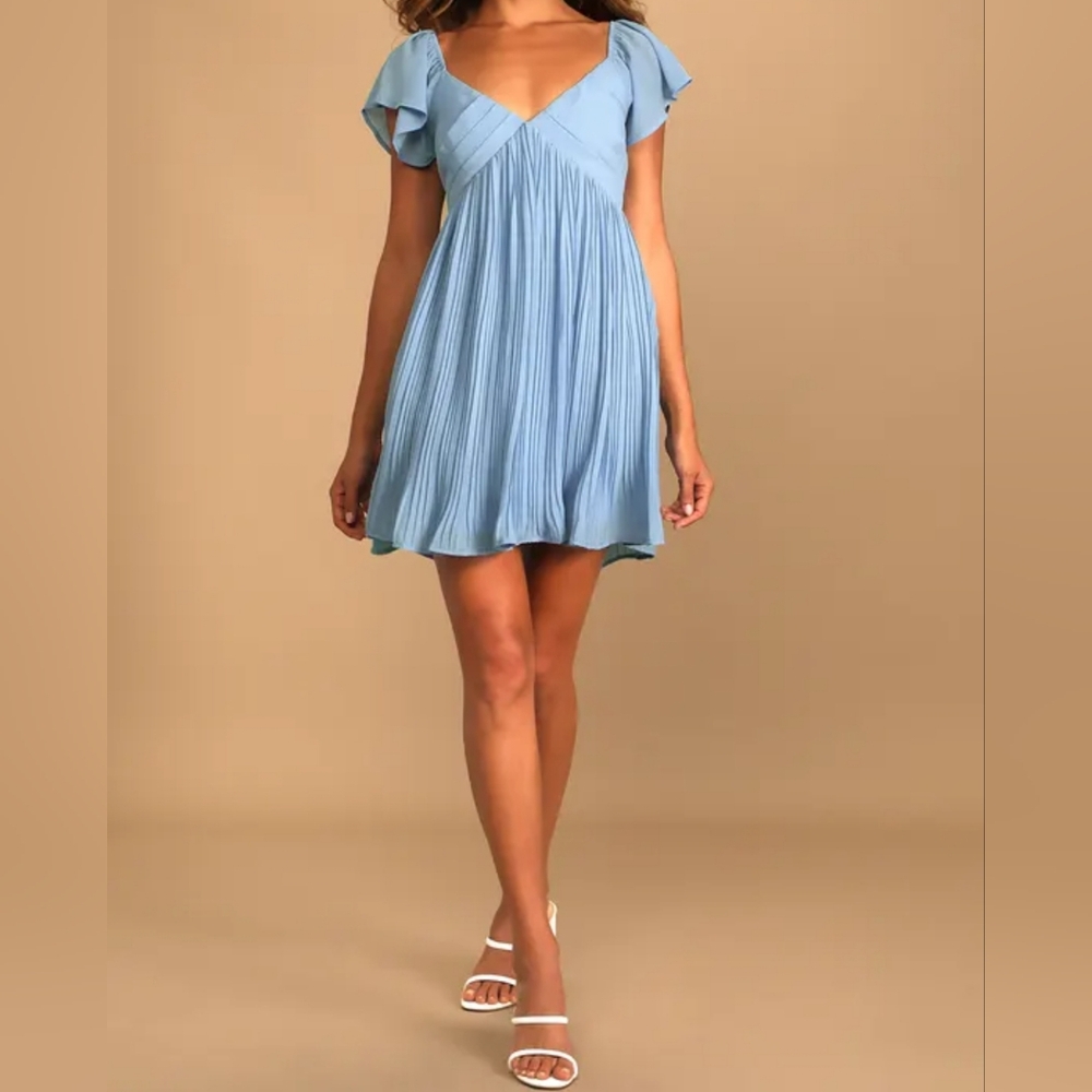 LULU'S Light Blue Pleated Flutter Sleeve Mini Dress Size Medium
